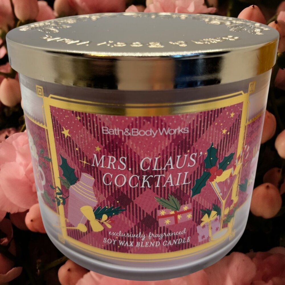 Bath & Body Works Candle - Mrs Claus' Cocktail / New